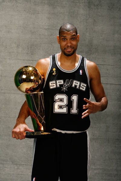 西班牙12岁球员8-0击败女足对手后让她们“去洗碗”，被视作性别歧视（西班牙12岁小将8-0大胜女足后喊“去洗碗”，言论引发性别歧视争议）