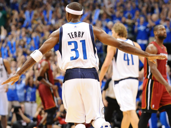 大学篮球和NBA比有何不同？弗拉格：对抗以及对空间的利用（NCAA与NBA有何差异？弗拉格：对抗强度与空间运用）