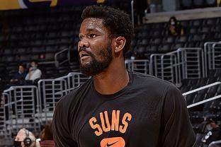 英超最新积分榜：阿森纳6分优势领跑，曼联输球排第10（英超积分最新形势：阿森纳领先6分居首，曼联告负跌至第10）