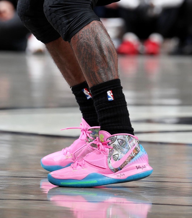 特雷·杨复出首秀三分球5中0，揽下10助攻但仅得8分（特雷-杨复出首战三分5投全失，送出10助攻仅得8分）