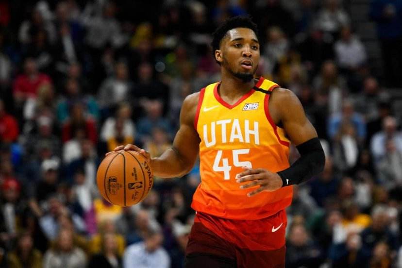 四川男篮全华班半场10人登场9人得分，暂以45-42领先山东（四川男篮全华班半场10人上阵9人得分，45比42暂领先山东）