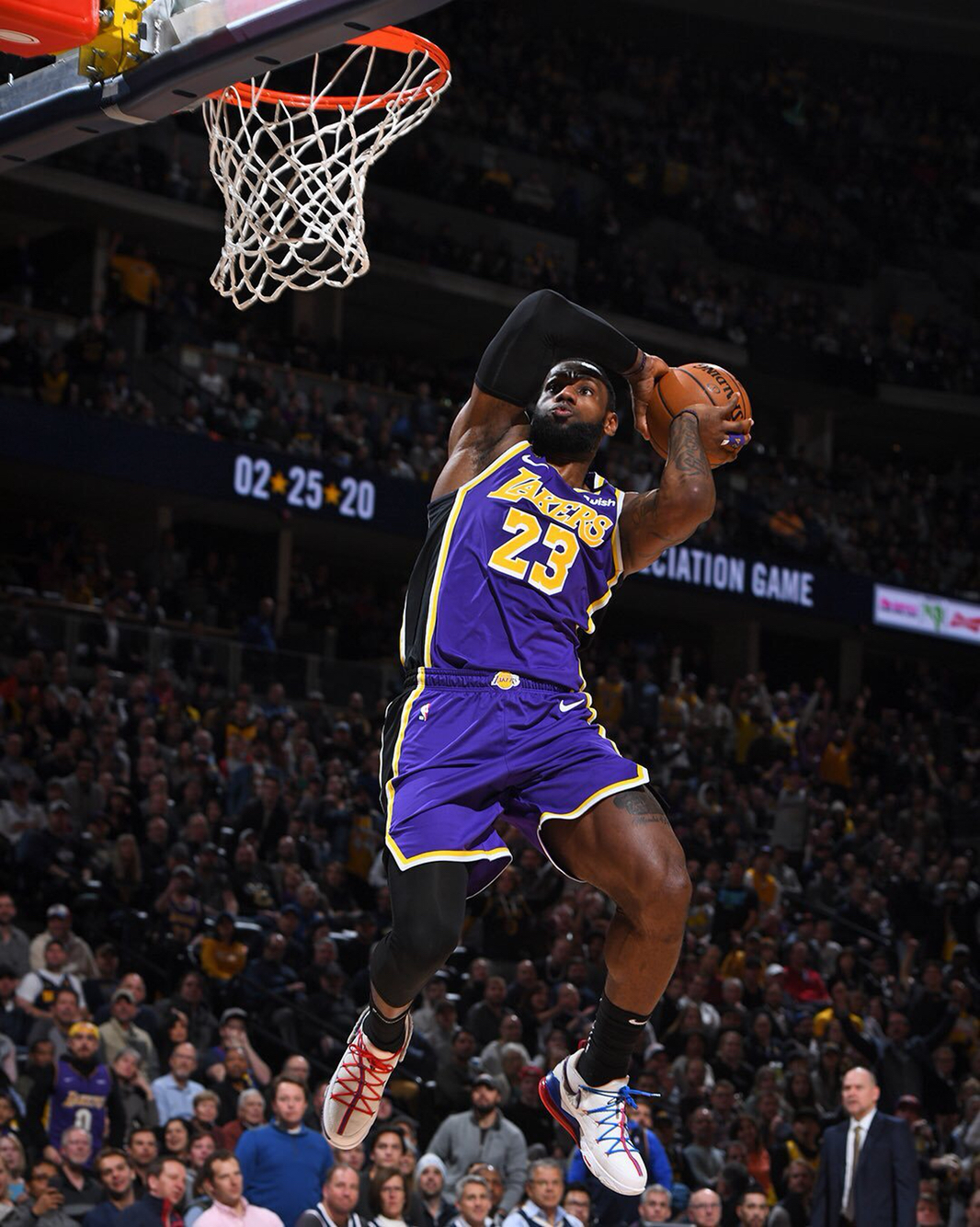 西媒：出于安全考虑，皇马国王杯对手不会在主场搭建额外看台（西媒：安全因素下，皇马国王杯对手主场不增设临时看台）