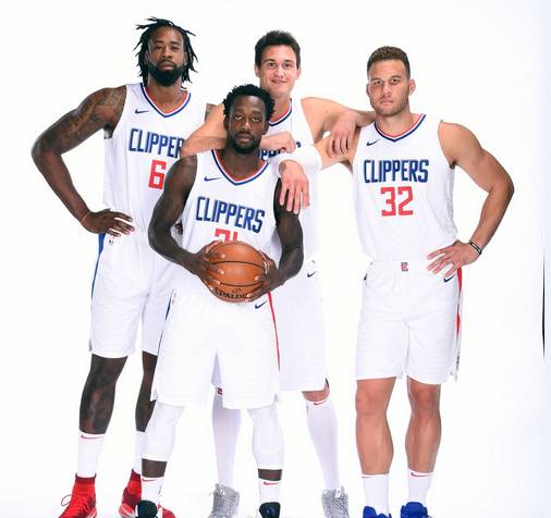 足球中超球队失误频频，主帅暴怒（中超球队失误连连，主帅震怒）