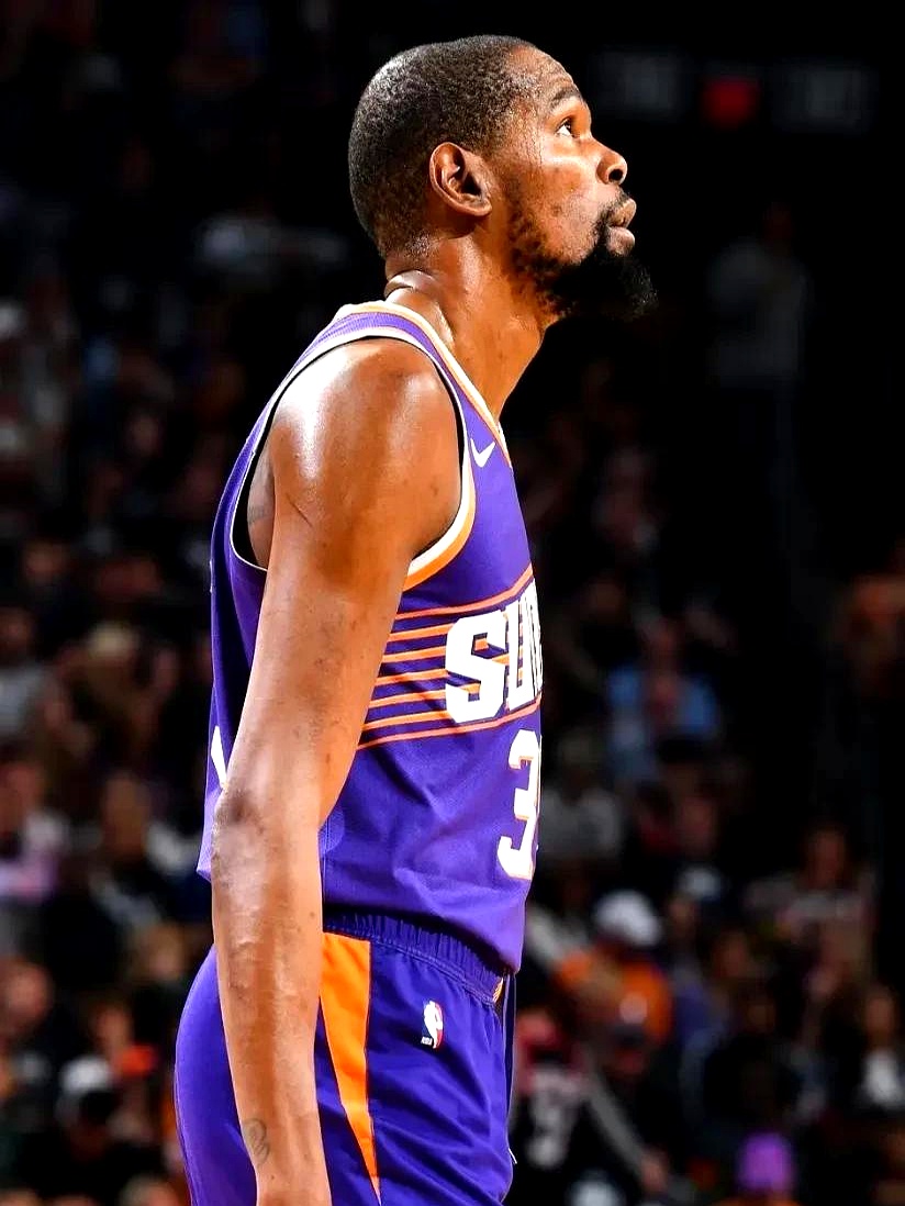 天空体育：谢什科没有重伤，预计最多缺席一个月（天空体育：谢什科伤势不重，最多休战1个月）