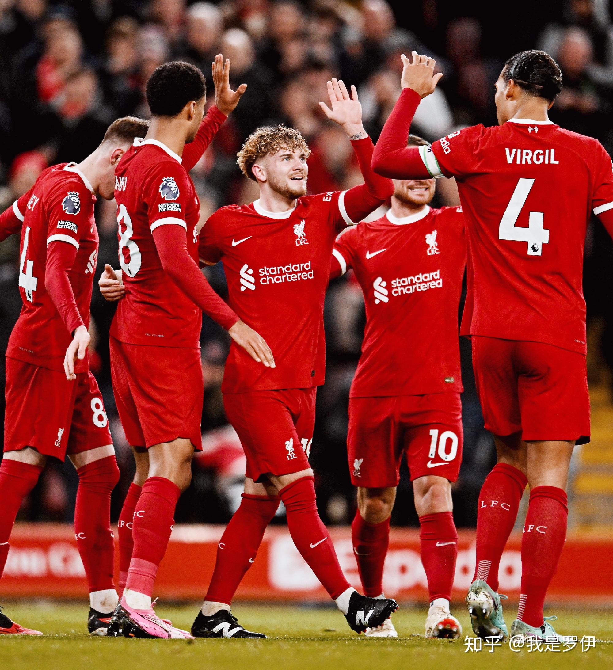 克罗斯：绿茵场上的精准指挥官（克罗斯：中场的精密调度师）