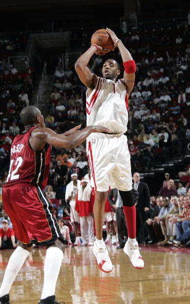 官方：美因茨主帅亨里克森下课；球队积6分排名德甲垫底（美因茨官宣解雇主帅亨里克森，球队仅积6分排名德甲垫底）