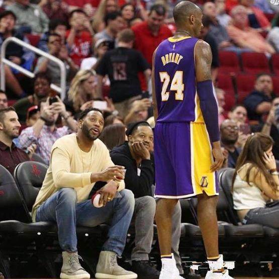 埃泽：丁丁是高水平足球思想家，这类球员是我自幼仰望的榜样（埃泽：丁丁是顶级足球智者，这样的球员是我从小崇拜的典范）